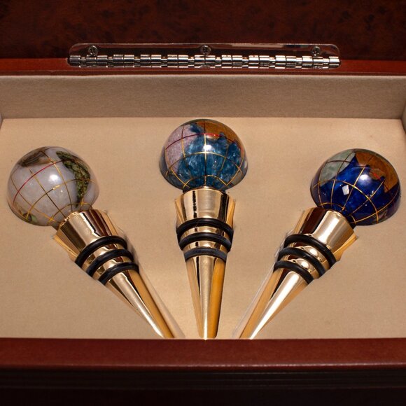 Alexander Kalifano Set of Gemstone Globe Wine Bottle Stoppers With Gold-Tone - Picture 1 of 10